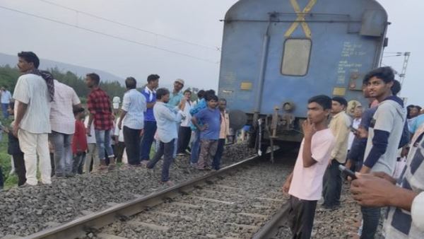 किन चीजों को बेचने से कितनी कमाई?