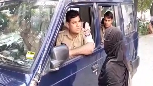 man give triple talaq to his wife in kasganj man give triple talaq to his wife in kasganj