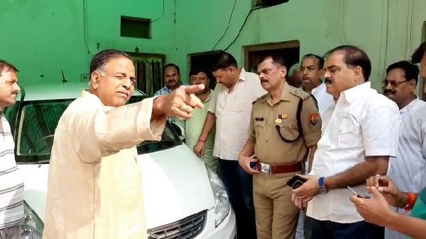 goons did firing on bjp district president alok gupta in mainpuri goons did firing on bjp district president alok gupta in mainpuri