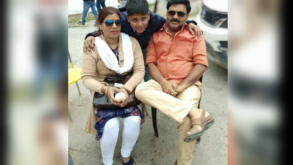 छुट्टी में पत्नी आई थी घर