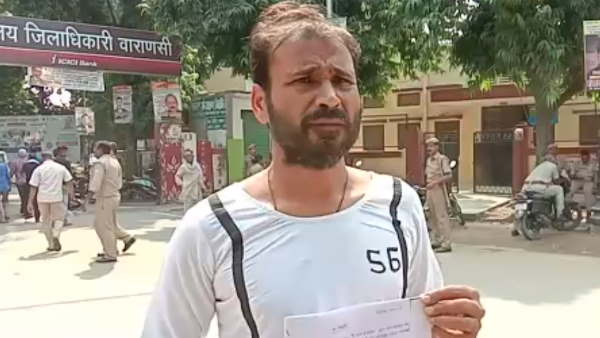 man demand justice in different way in varanasi man demand justice in different way in varanasi