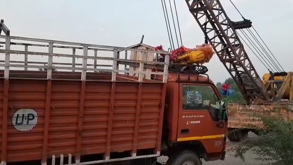 mini truck accident in bijauli village of dholpur 17 peoples injured mini truck accident in bijauli village of dholpur 17 peoples injured