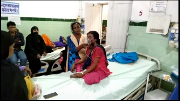 husband brutally beating his pregnant wife in bareilly husband brutally beating his pregnant wife in bareilly