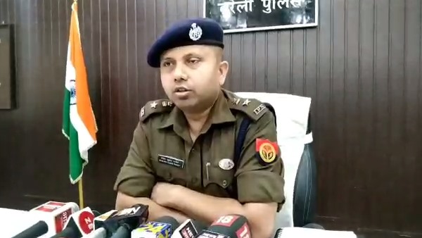 husband brutally beating his pregnant wife in bareilly husband brutally beating his pregnant wife in bareilly