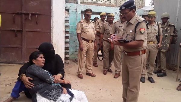 हत्या करके भागने की फिराक में था, भीड़ ने मारा