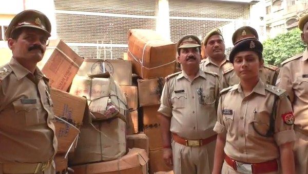 UP Police seized 53 quintal crackers at varanasi UP Police seized 53 quintal crackers at varanasi