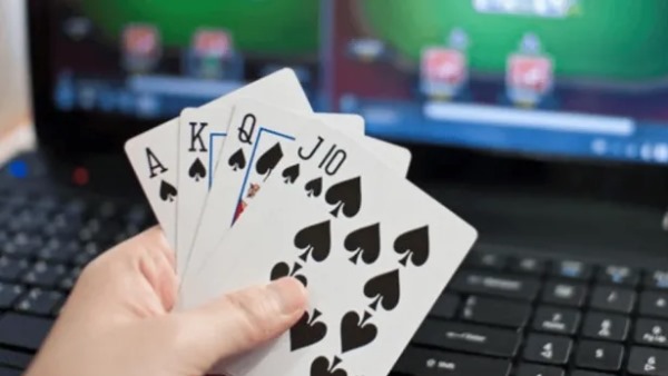 man ends his life after loses 78 lakh in web poker man ends his life after loses 78 lakh in web poker