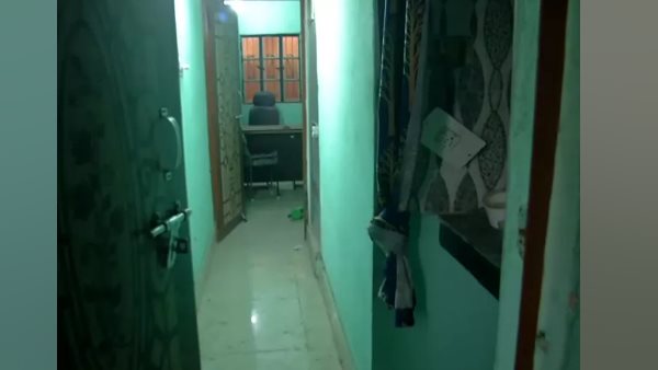 बिल्डिंग का हो रहा व्यवसायिक इस्तेमाल