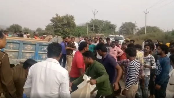 sonbhadra chopan road accident three boy died sonbhadra chopan road accident three boy died