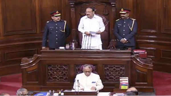 नायडू ने लगाई फटकार