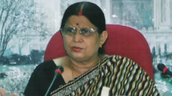 शिक्षा मंत्री नीरा यादव को बागी शालिनी से चुनौती