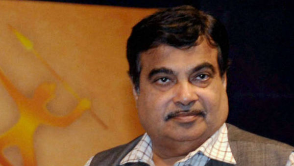 गडकरी से मिले अहमद पटेल