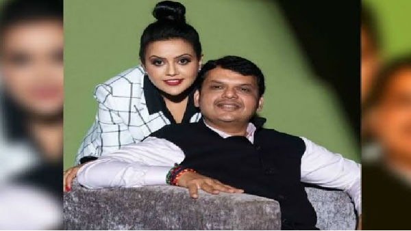 Maharashtra: Amruta Fadnavis Emotional Tweet after Devendra Fadnavis Resign as Maharashtra CM . Maharashtra: Amruta Fadnavis Emotional Tweet after Devendra Fadnavis Resign as Maharashtra CM .