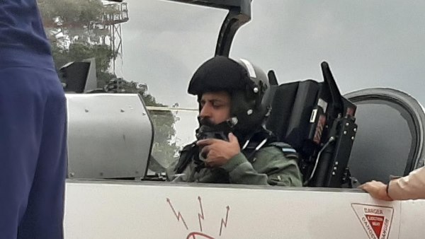 Air Chief Marshal Rakesh Kumar Singh Bhadauria flew in under development HTT 40 trainer aircraft Air Chief Marshal Rakesh Kumar Singh Bhadauria flew in under development HTT 40 trainer aircraft