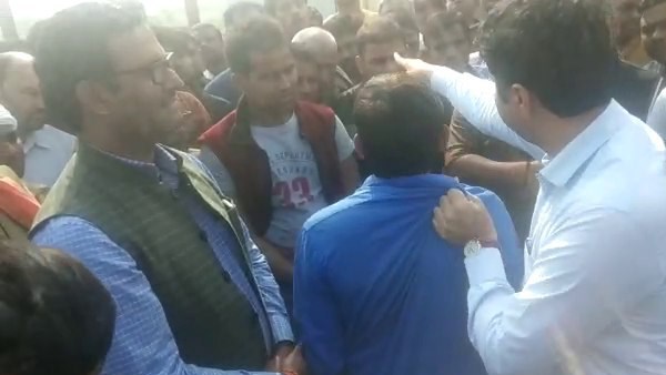 स्मृति ईरानी ने कहा- हम सेवक हैं, शासक नहीं