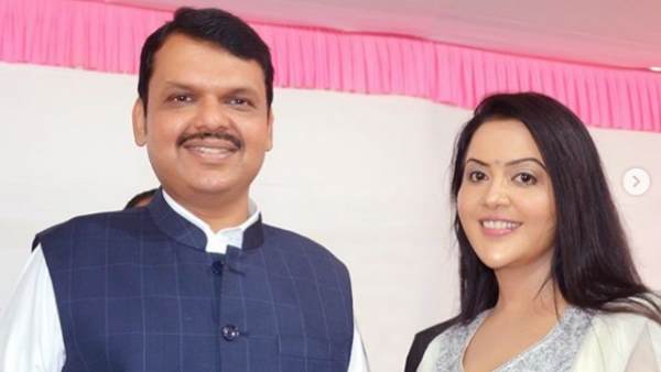 amruta fadanvis, singer, banker, mumbai, devendra fadnavis wife, devendra fadnavis, maharashtra, maharashtra former chief minister wife, maharashtra former chief minister, मुंबई, अमृता फडणवीस, देवेंद्र फडणवीस, देवेंद्र फडणवीस की पत्नी, महाराष्ट्र के पूर्व मुख्यमंत्री, महाराष्ट्र के पूर्व मुख्यमंत्री की पत्नी, महाराष्ट्र, बैंकर, गायिका amruta fadanvis, singer, banker, mumbai, devendra fadnavis wife, devendra fadnavis, maharashtra, maharashtra former chief minister wife, maharashtra former chief minister, मुंबई, अमृता फडणवीस, देवेंद्र फडणवीस, देवेंद्र फडणवीस की पत्नी, महाराष्ट्र के पूर्व मुख्यमंत्री, महाराष्ट्र के पूर्व मुख्यमंत्री की पत्नी, महाराष्ट्र, बैंकर, गायिका