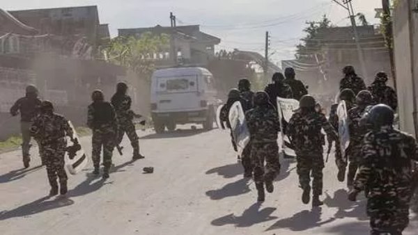 Terrorists killed shopkeeper in Jammu and Kashmir Tral police started search operation Terrorists killed shopkeeper in Jammu and Kashmir Tral police started search operation