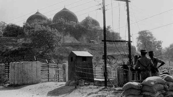 मुसलमानों का तर्क किसपर आधारित है