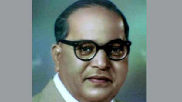 अंबेडकर हिंदू महार जाति से संबंध रखते थे...
