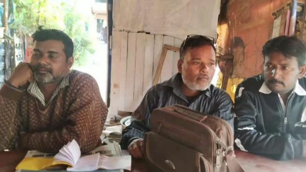 भगवा गमछा डालकर लोगों से चंदा मांग रहे थे तीनों