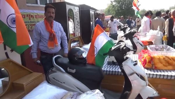 वेदी पर भी लगा था तिरंगा