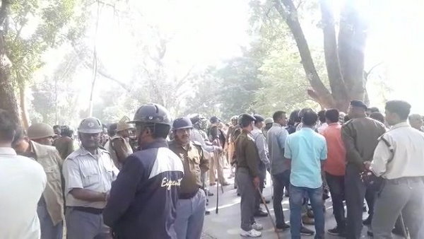 Students Clash at BHU Students Clash at BHU