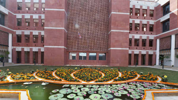 भाजपा को चंदे में मिले 743 करोड़ से ज्यादा