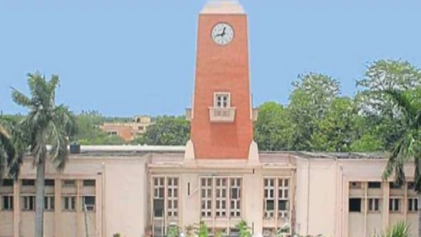 विश्वविद्यालय प्रशासन ने इस मामले को दबाने की कोशिश की
