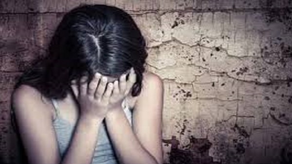 पीड़िता और आरोपी को रेलवे पुलिस को सौंपा