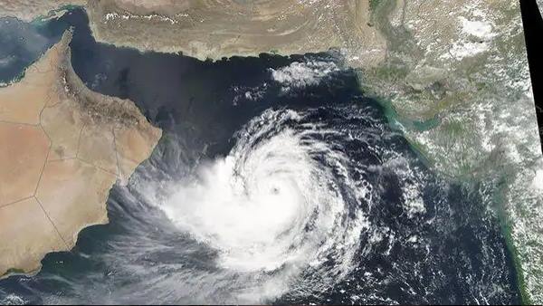 Cyclone Maha, gujarat, thunderstorms, arabian sea, Cyclone, cyclone threat, Cyclone Vayu, चक्रवात महा, गुजरात, Cyclone Maha, gujarat, thunderstorms, arabian sea, Cyclone, cyclone threat, Cyclone Vayu, चक्रवात महा, गुजरात,