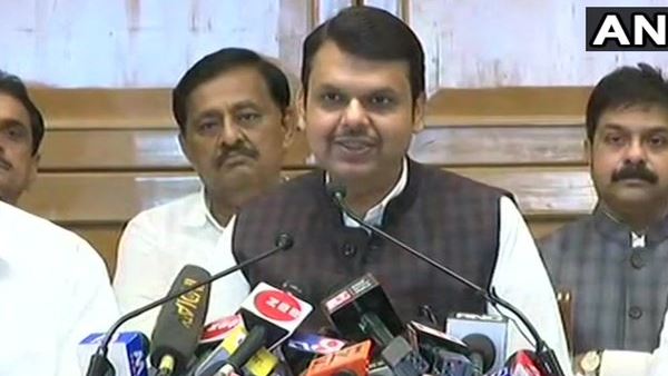 सीएम पद से इस्तीफे के बाद बोले फडणवीस सीएम पद से इस्तीफे के बाद बोले फडणवीस