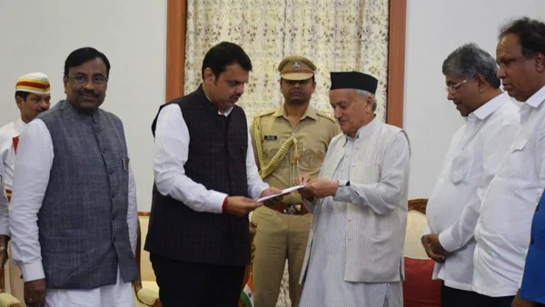 राज्यपाल से मिले फडणवीस
