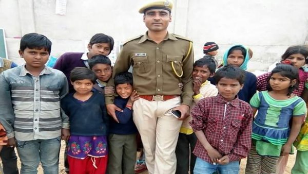 Aapni Pathshala churu start by police constable Dharmveer Jakhar Aapni Pathshala churu start by police constable Dharmveer Jakhar
