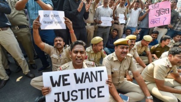 मामले में बुधवार दोपहर 3 बजे सुनवाई होगी