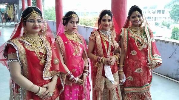four girls including three sisters leaves home to become sadhvi four girls including three sisters leaves home to become sadhvi