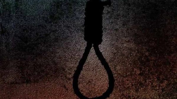 लड़की ने की आत्महत्या
