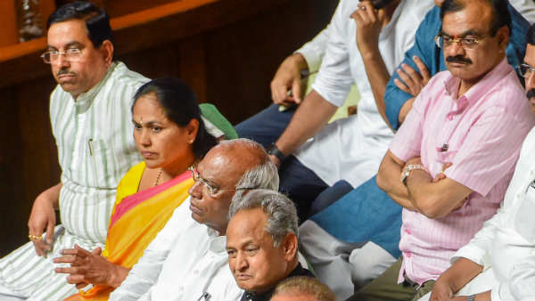 कैसे होती है वोटिंग
