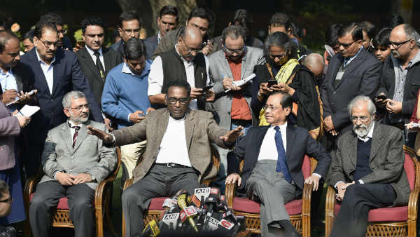 जस्टिस चमेलेश्वर ने रिटायरमेंट वाले दिन ही छोड़ा था बंगला