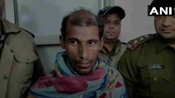 गढ़वाल का रहने वाला है शख्स