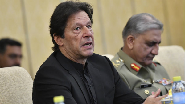 Supreme Court suspends PM Imran Khans decision on Army chief Gen Qamar Javed Bajwas extension Supreme Court suspends PM Imran Khans decision on Army chief Gen Qamar Javed Bajwas extension