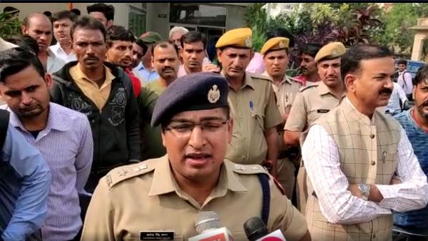 प्रेमी के सिर से निकाली गोली