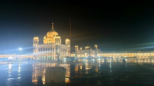 एक्स पीएम मनमोहन भी जा रहे हैं करतारपुर