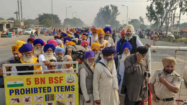 सरकार को लिखीं दो चिट्ठियां