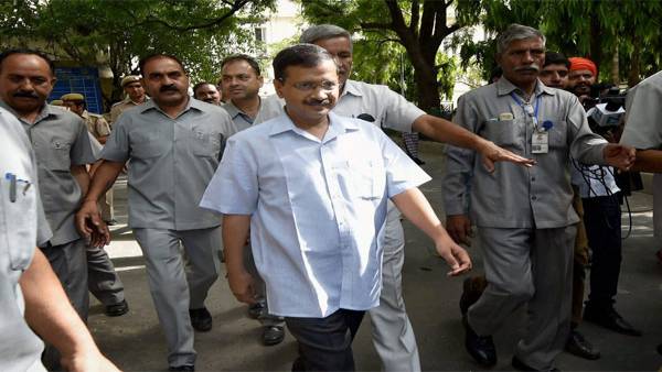 शीला दीक्षित के खिलाफ 370 पन्नों का सबूत नहीं दिखा पाए