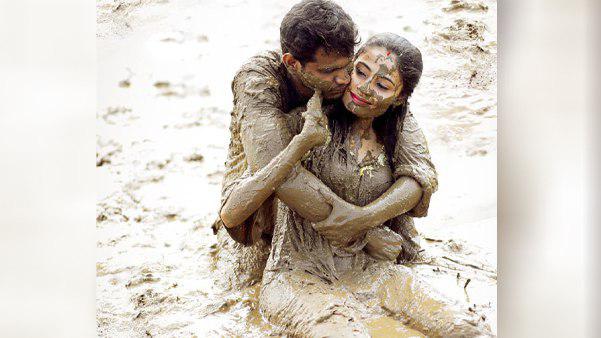 दूल्हा राजनेता तो दुल्हन है पेशे से नर्स