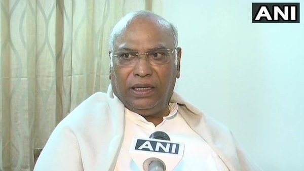 तीनों पार्टियों के बीच में बंटने वाले मंत्रालय के बारे में ड्राफ्ट किया जा चुका है