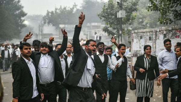 Protesting lawyers demand ban on media Supreme Court dismisses pleaProtesting lawyers demand ban on media Supreme Court dismisses plea Protesting lawyers demand ban on media Supreme Court dismisses pleaProtesting lawyers demand ban on media Supreme Court dismisses plea