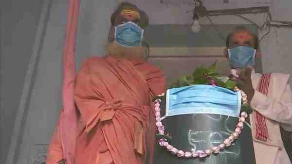 priests protest in Varanasi against Air Pollution priests protest in Varanasi against Air Pollution