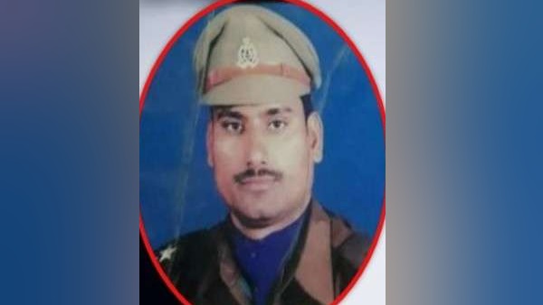 police inspector hangs himself after fight with wife in lucknow police inspector hangs himself after fight with wife in lucknow