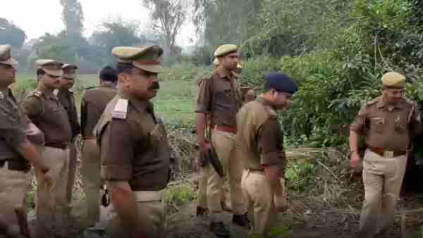 A girl found in pool of blood behind bush A girl found in pool of blood behind bush